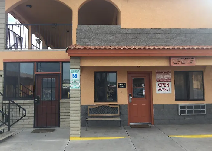 Motel East